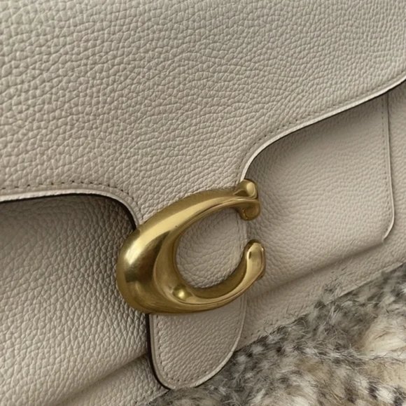 Coach🔔Tabby Shoulder Bag 26 in white - Picture 2 of 6
